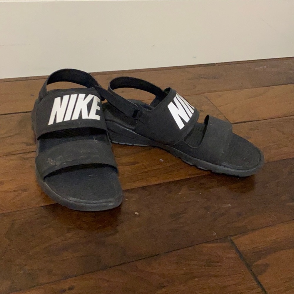 Nike tanjun sandals
